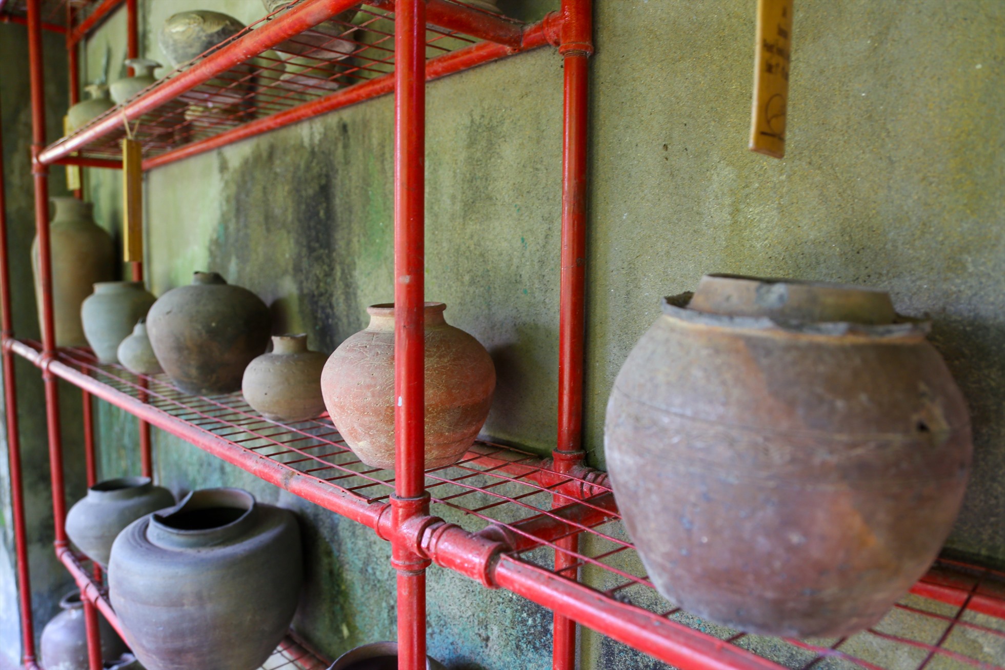 Một góc Bảo tàng Gốm cổ sông Hương. Ảnh: Tường Minh