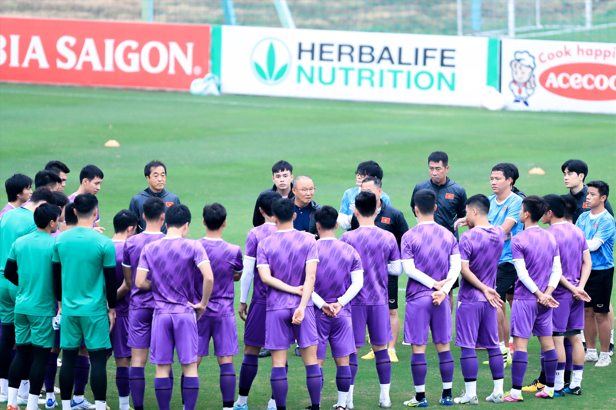Chiều nay (11.1), đội tuyển Việt Nam đã có buổi tập đầu tiên chuẩn bị cho trận chung kết AFF Cup 2022 gặp đội tuyển Thái Lan sau 1 ngày nghỉ ngơi hồi phục.