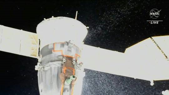 Rò rỉ chất làm mát trên tàu vũ trụ Soyuz MS-22 của Nga. Ảnh: NASA