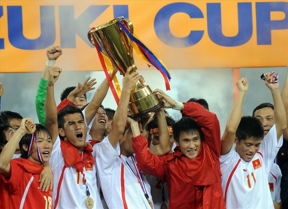 Tuyển Việt Nam từng thắng tuyển Thái Lan với tổng tỉ số 3-2 để vô địch AFF Cup 2008. Ảnh: AFF