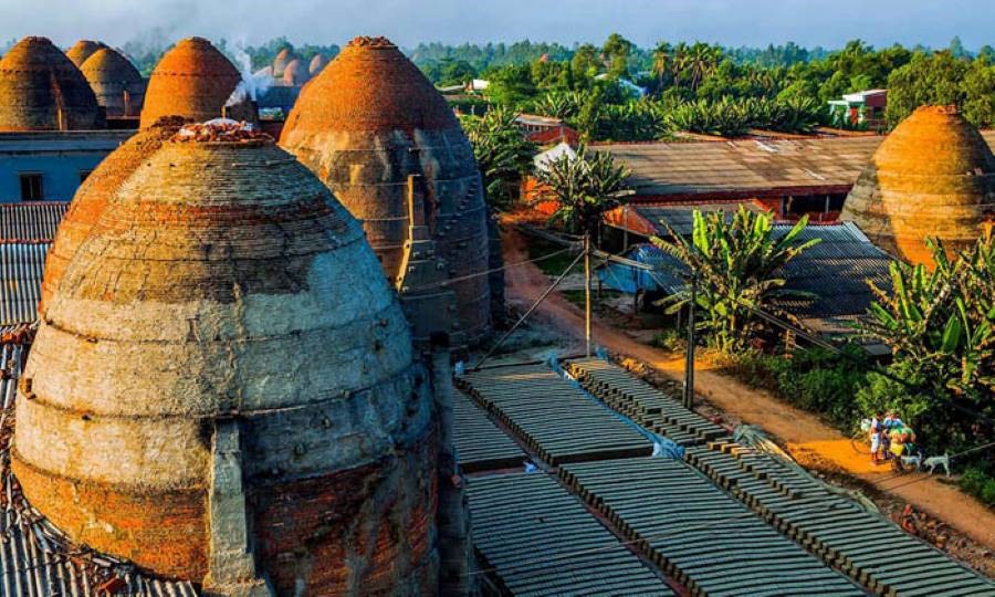 Hàng ngàn lò gạch cổ ở Mang Thít, Vĩnh Long được xây dựng từ những năm đầu thế kỷ XIX, tồn tại cho đến ngày nay. Ảnh: Sở VHTTDL Vĩnh Long