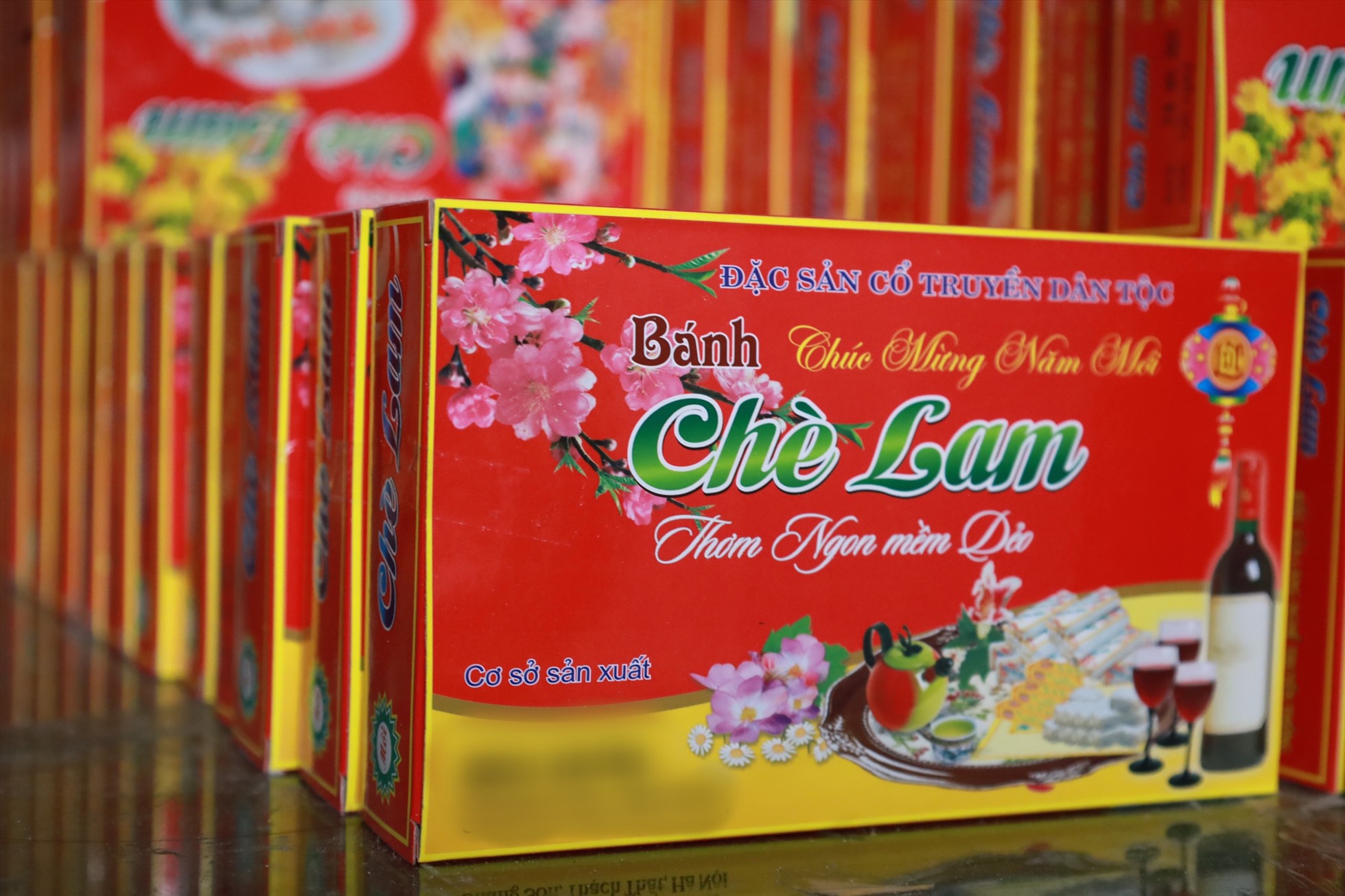 Ngày nay, chè lam được bán ở khắp các tỉnh thành trên cả nước. Ảnh: Nguyễn Thúy.
