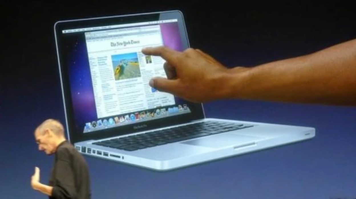 Steve Jobs rất phản đối ý tưởng đưa màn hình cảm ứng lên MacBook. Ảnh: Digital Trends