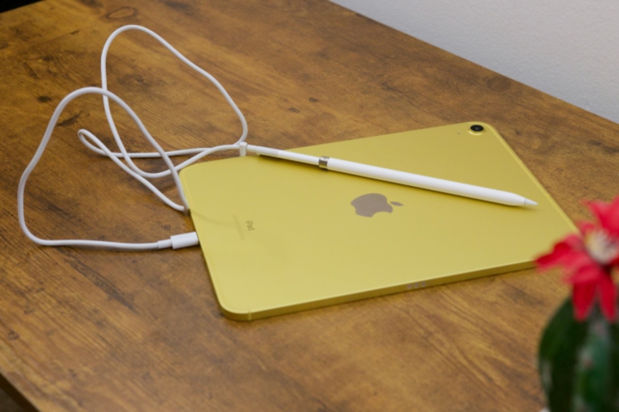 iPad 10 khiến người dùng khó hiểu với tương thích thiết bị của mình. Ảnh: Digital Trends