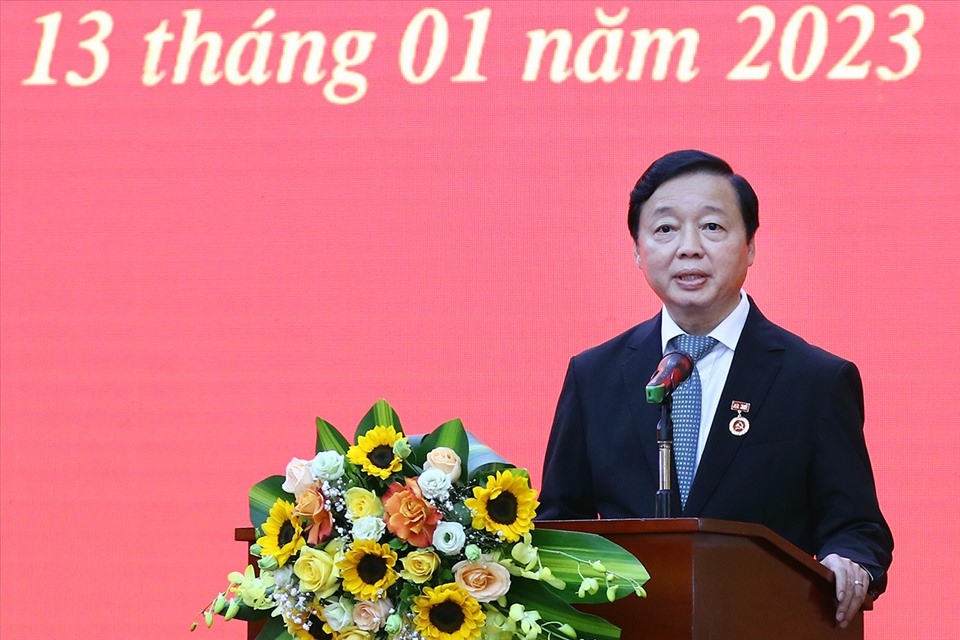Phó Thủ tướng, Bộ trưởng Bộ Tài nguyên và Môi trường phát biểu tại buổi lễ. Ảnh Khương Trung