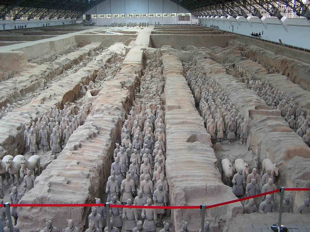 Một phần của bộ sưu tập đội quân đất nung trong mộ Tần Thủy Hoàng. Ảnh: Wiki