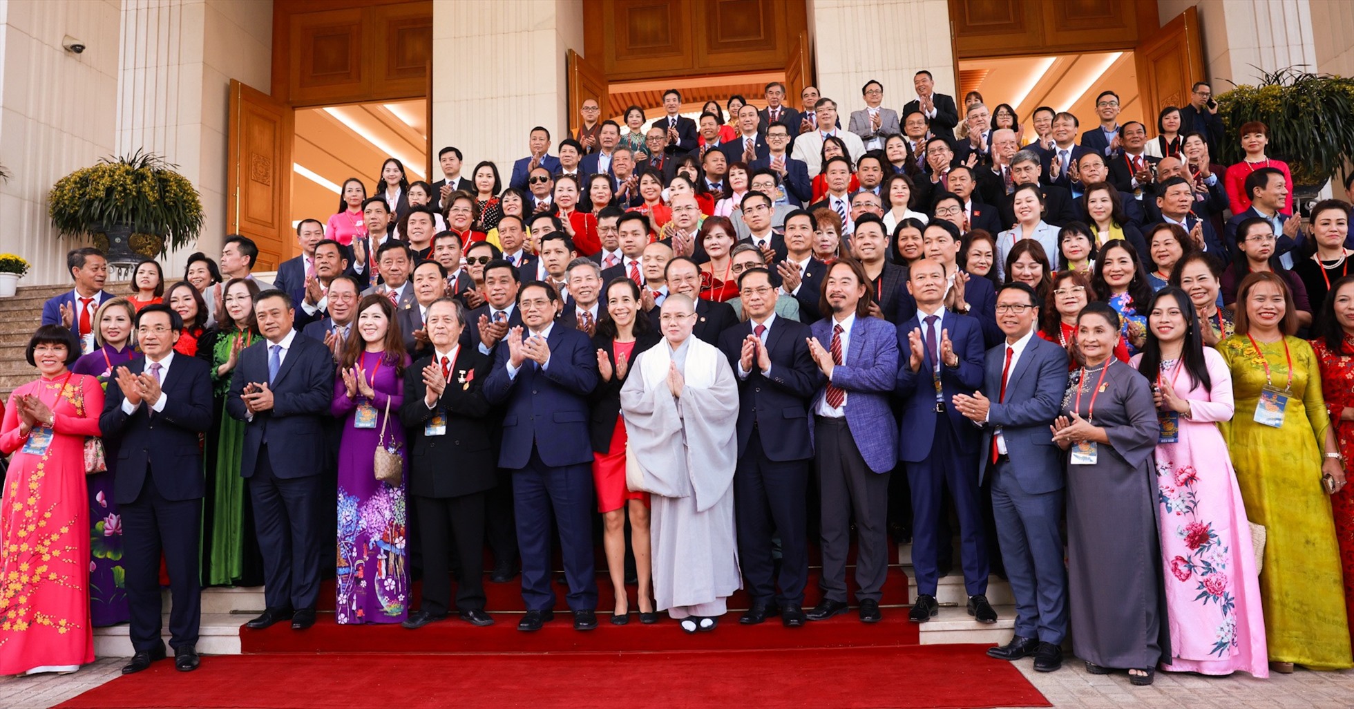 Thủ tướng Phạm Minh Chính nhấn mạnh thông điệp “Đưa Việt Nam đến gần hơn với thế giới và mang thế giới đến gần hơn với Việt Nam” trong cuộc gặp gỡ kiều bào. Ảnh: Hải Nguyễn