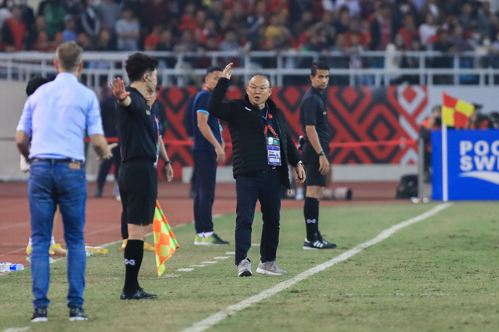 Huấn luyện viên Park Hang-seo cần mạnh dạn thay đổi ở thời điểm quyết định? Ảnh: Minh Dân