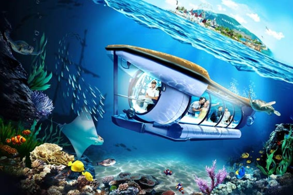 Tour đi tàu ngầm khám phá dưới lòng đại dương. Ảnh: Vinpearl