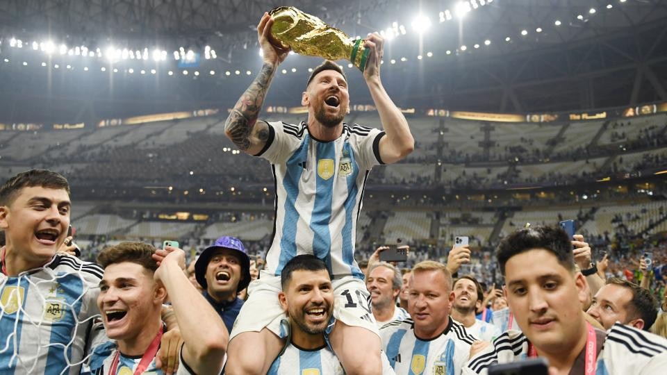 Messi cùng Argentina vô địch World Cup 2022. Ảnh: AFP