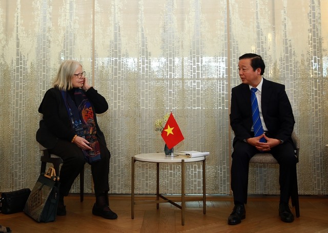 Phó Thủ tướng Trần Hồng Hà tiếp Chủ tịch Hội Hữu nghị Thụy Sĩ-Việt Nam Anjuska Weil. Ảnh: VGP