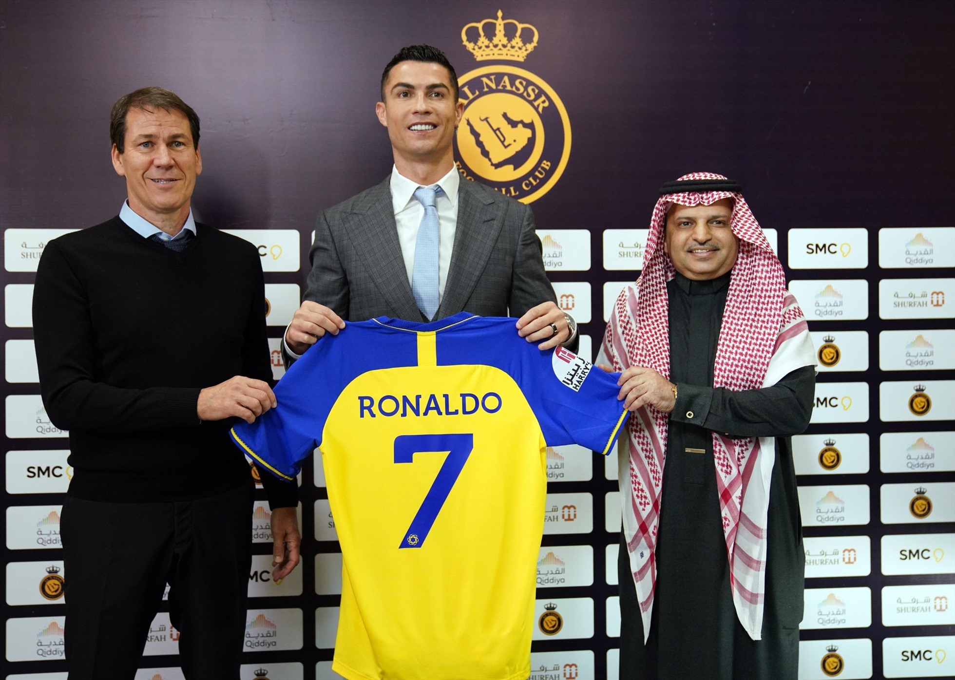 Ronaldo trở thành tâm điểm của giới mộ điệu khi chuyển đến thi đấu tại Ả Rập Saudi.  Ảnh: Al Nassr