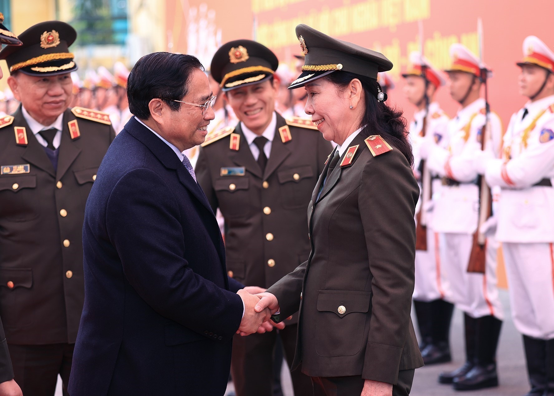 Thủ tướng Phạm Minh Chính đến thăm, chúc Tết cán bộ, chiến sĩ Cục An ninh Chính trị nội bộ - Bộ Công an. Ảnh: Dương Giang