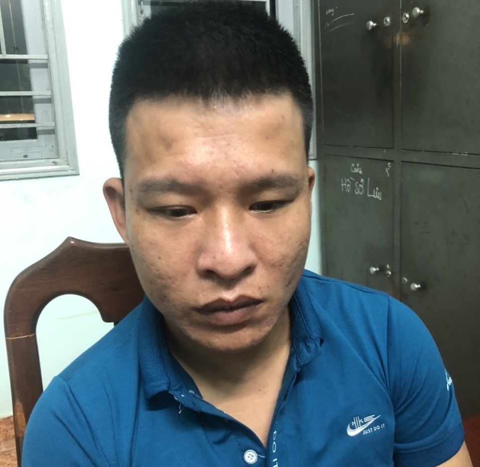 Đối tượng Nguyễn Đình Sang bị bắt giữ khẩn cấp tại Lâm Đồng khi đang lẩn trốn liên quan đến vụ án giết người xảy ra tại thành phố Hà Nôi. Ảnh: Khánh Phúc