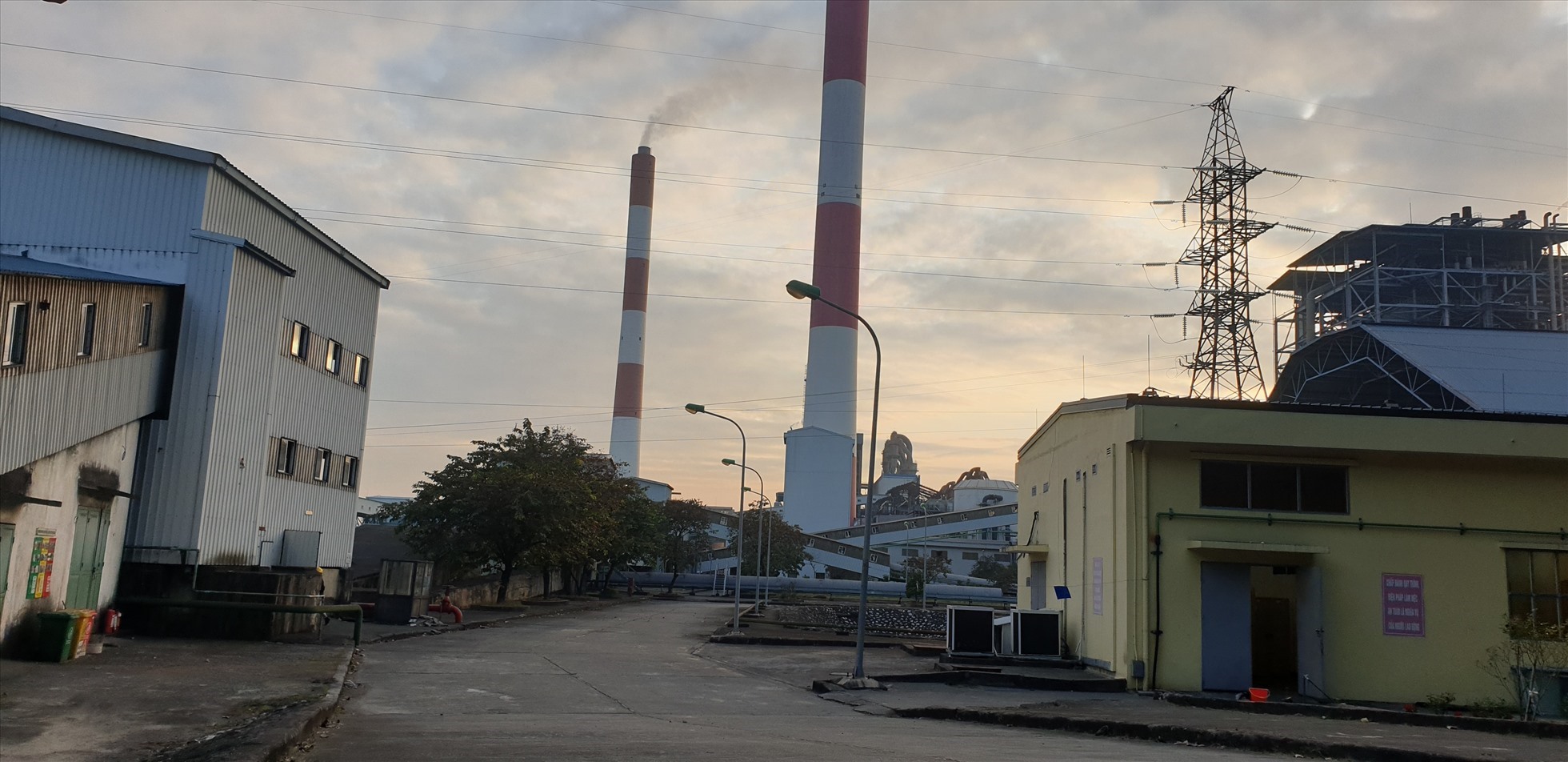 Nhà máy nhiệt điện Uông Bí, TP.Uông Bí, tỉnh Quảng Ninh. Ảnh: Nguyễn Hùng