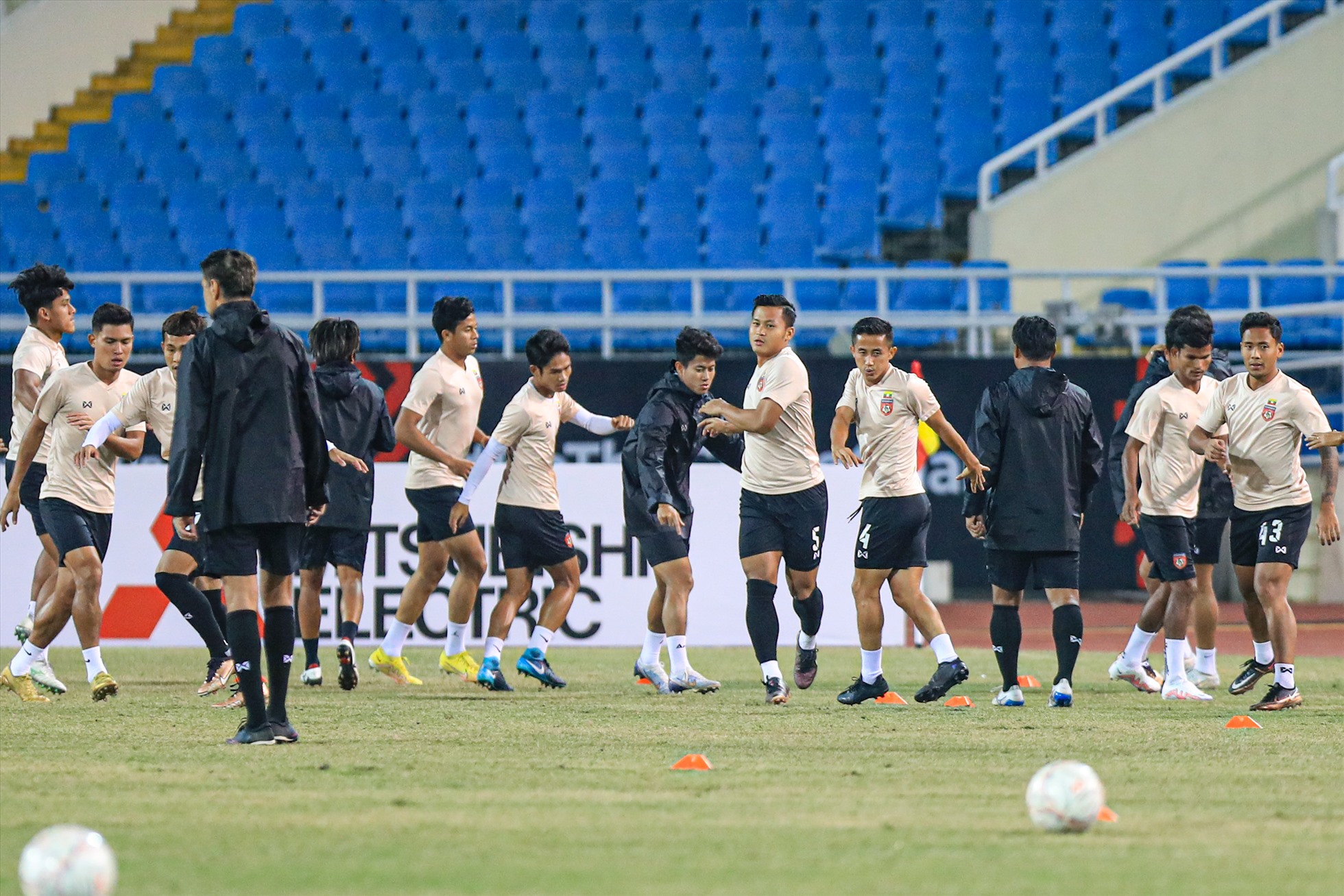 Hôm nay (2.1), đội tuyển Myanmar đã có buổi tập chuẩn bị cho trận đấu gặp đội tuyển Việt Nam tại lượt trận cuối cùng vòng bảng bảng B AFF Mitsubishi Electric Cup 2022.