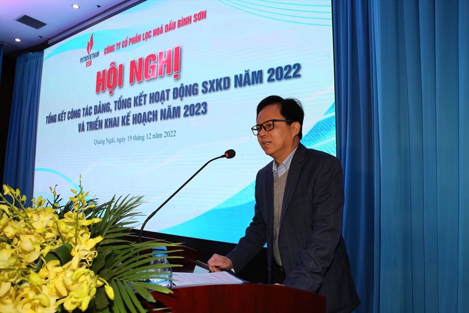 Đồng chí Nguyễn Văn Hội - Bí thư Đảng uỷ, Chủ tịch HĐQT BSR báo cáo tổng kết công tác Đảng.