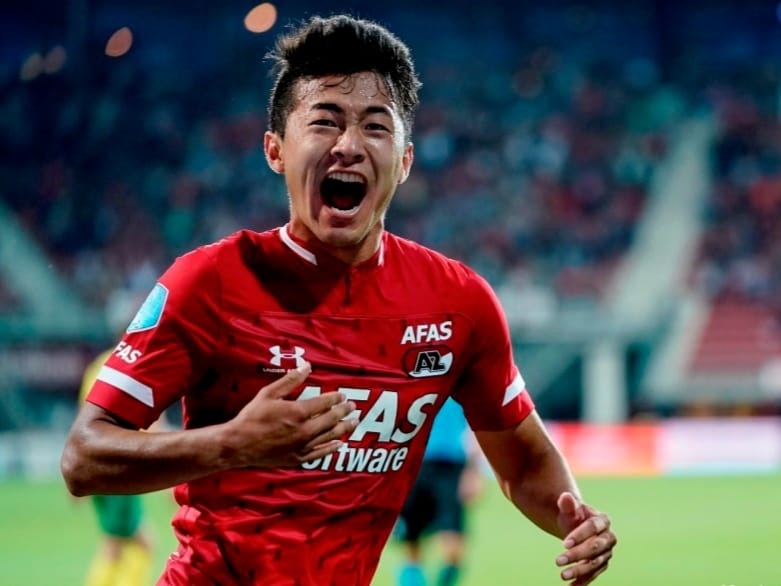 Yukinari Sugawara (AZ Alkmaar, Nhật Bản): Mới 22 tuổi, hậu vệ này đã có hơn 3 mùa giải thi đấu cho AZ Alkmaar tại giải vô địch quốc gia Hà Lan, cũng như có một số lần ra sân tại Europa League. Tương lai của Sugawara rất rộng mở, đặc biệt tại tuyển Nhật Bản khi huấn luyện viên Hajime Moriyasu luôn rất quan tâm đến các cầu thủ đang thi đấu tại Châu Âu. Ảnh: AZ Alkmaar