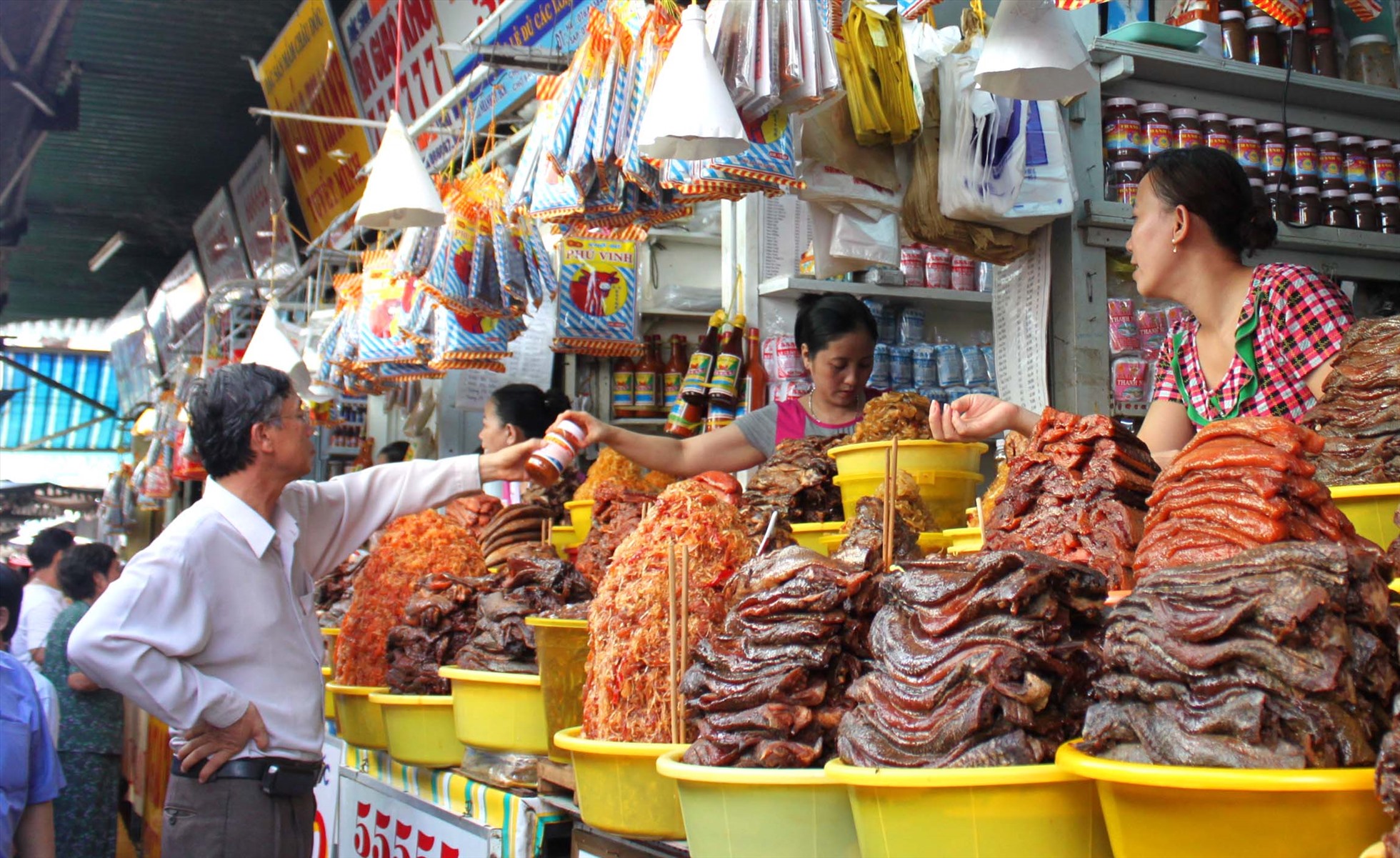 Mắm bò-hóc góp phần làm phong phú thêm họ hàng nhà mắm vùng Châu Đốc. Ảnh: Lục Tùng