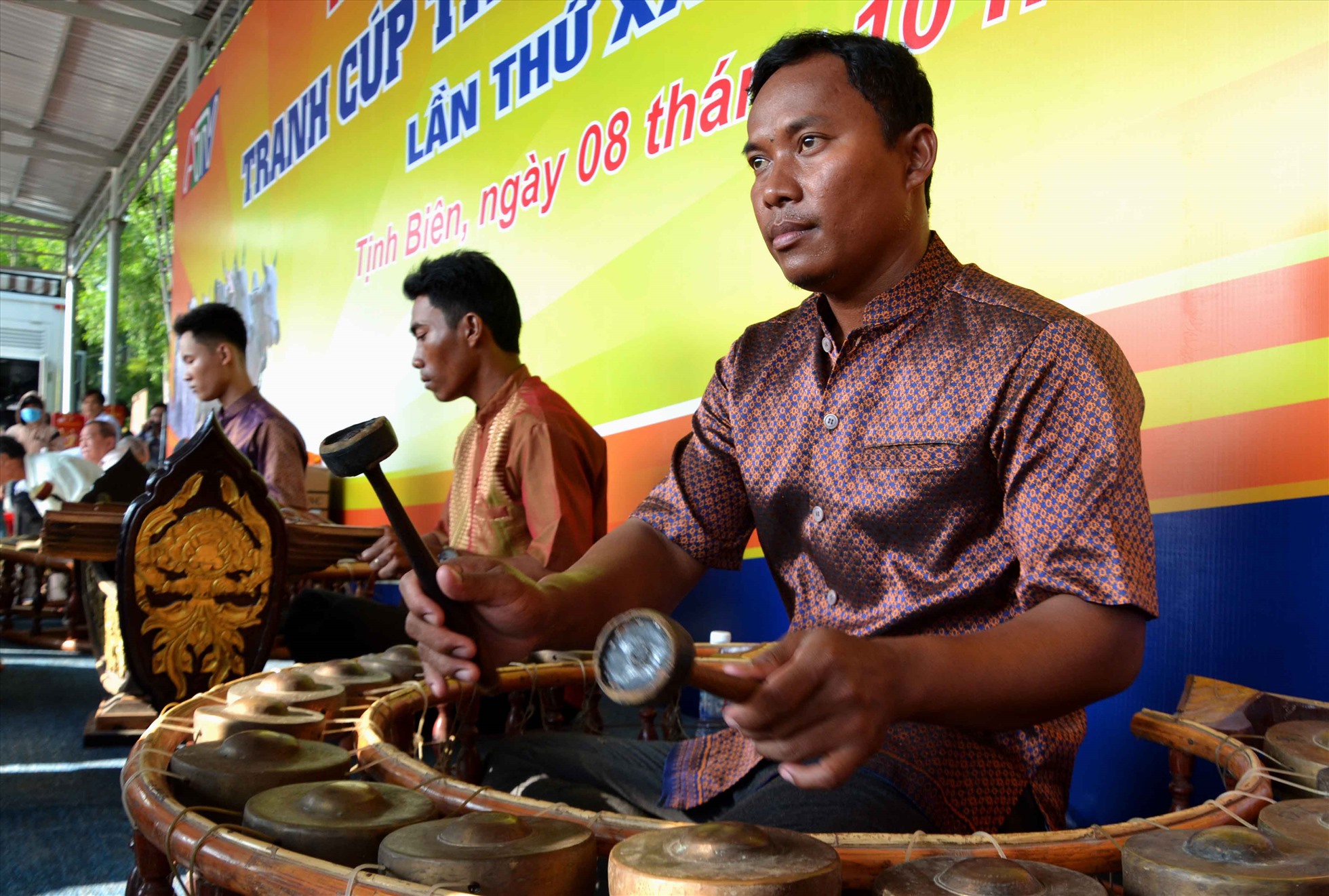 Biểu diễn nhạc ngũ âm của người Khmer vùng Thất Sơn. Ảnh: Lục Tùng