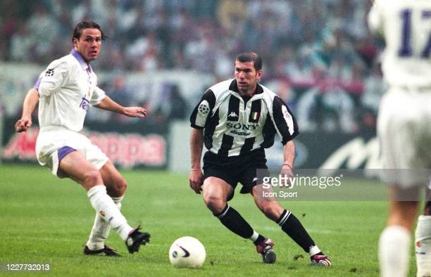 Người hâm mộ bóng đá thế hệ trước vẫn nhớ rất rõ những nghệ sĩ chơi bóng như Fernando Redondo hay Zinedine Zidane.  Ảnh: Icon Sport