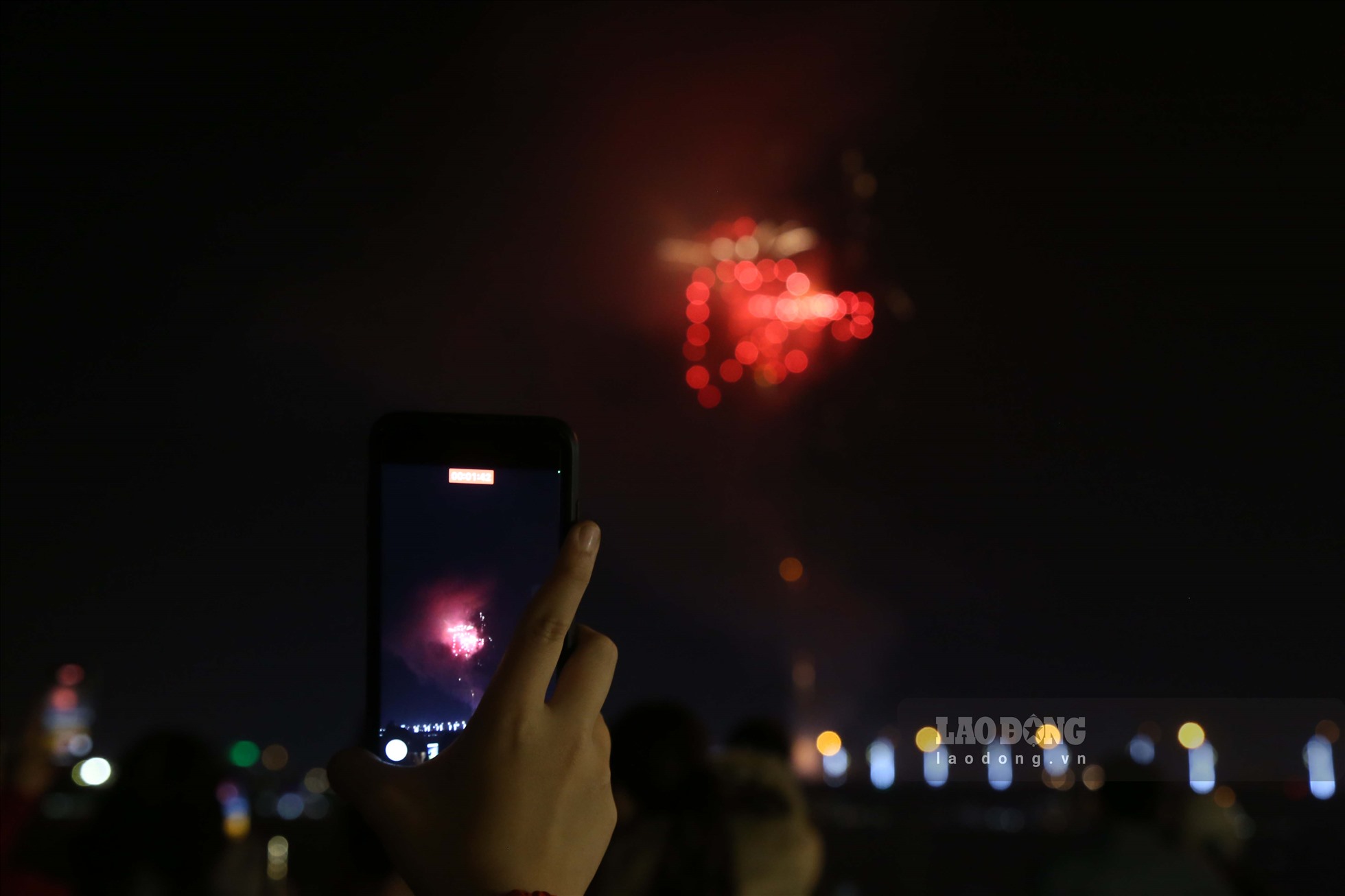 Nhiều người dân đã dùng điện thoại ghi lại những khoảnh khắc cuối cùng trong năm 2022.