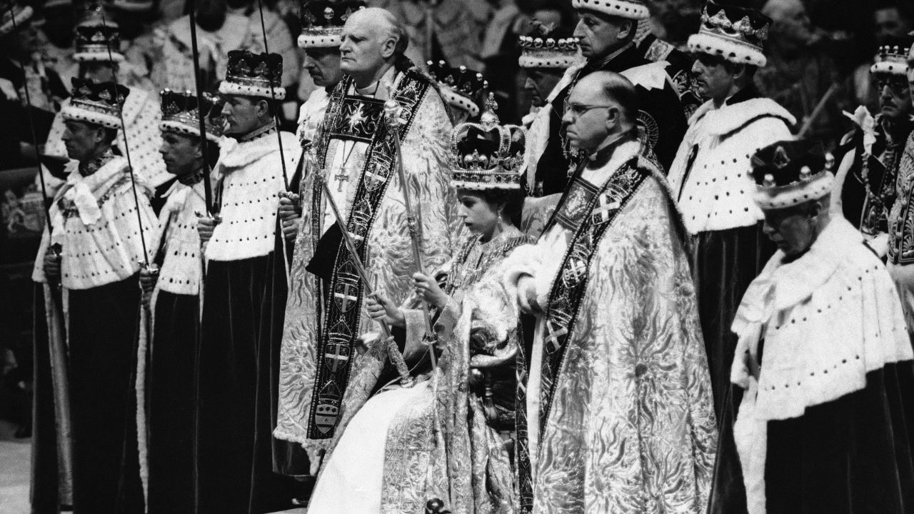 Lễ đăng quang của Nữ hoàng Elizabeth năm 1953 diễn ra trong 3 giờ. Ảnh: Hoàng gia Anh