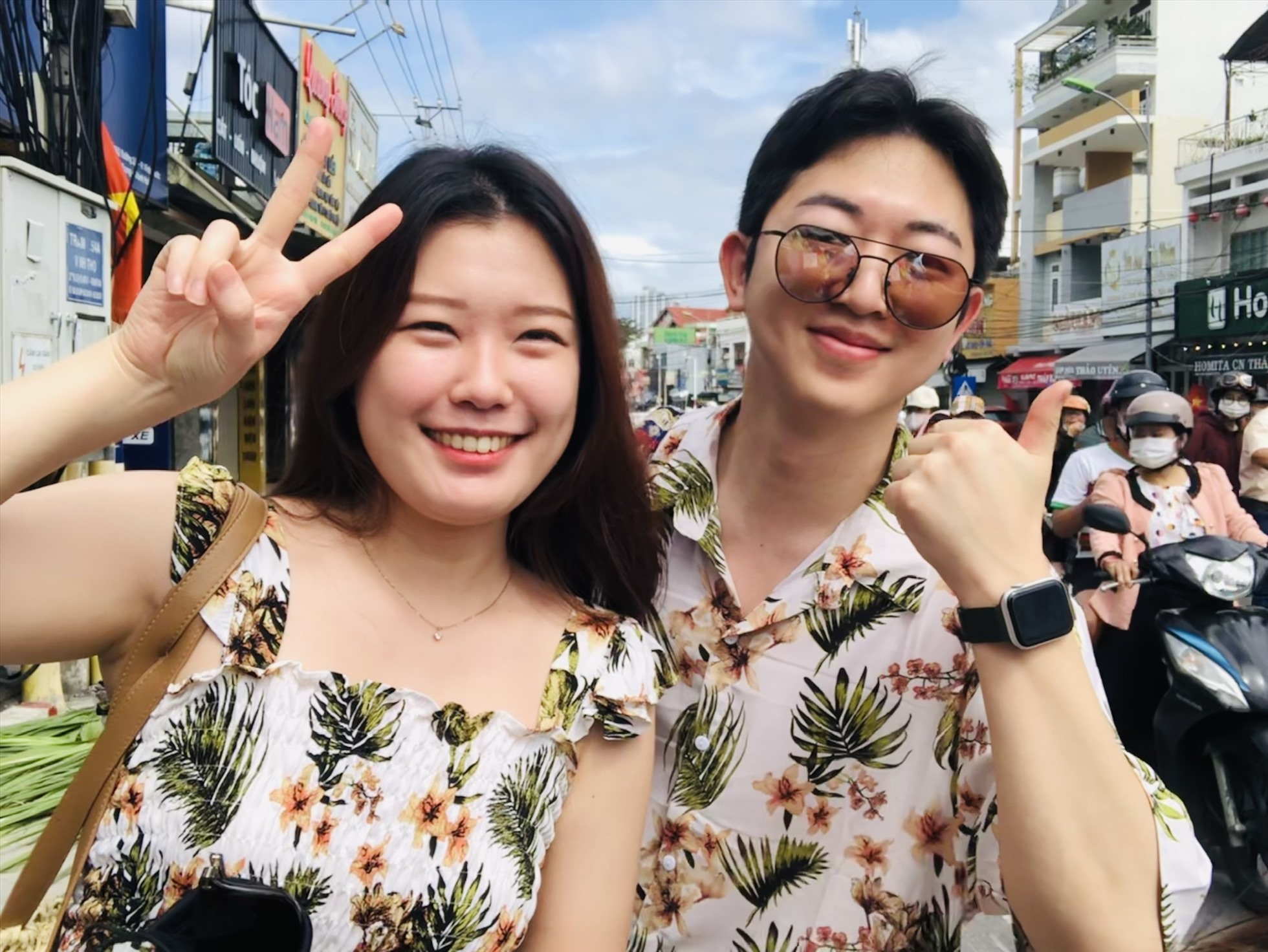 Nhiều du khách nước ngoài cũng xuất hiện ngay ngày đầu năm mới tại các điểm đến, đường phố của Nha Trang- Khánh Hòa. Đây là tín hiệu sáng kỳ vọng sự phục hồi của khách du lịch quốc tế đến Khánh Hòa trong năm Quý Mão.