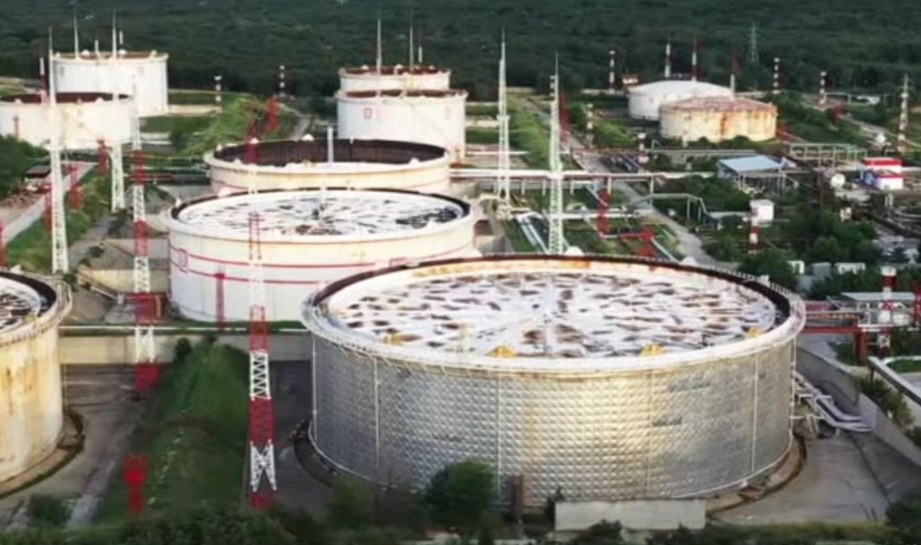 Tất cả dầu thô của Nga bán cho Bulgaria đều đưa đến nhà máy lọc dầu Neftochim Burgas. Ảnh: AFP