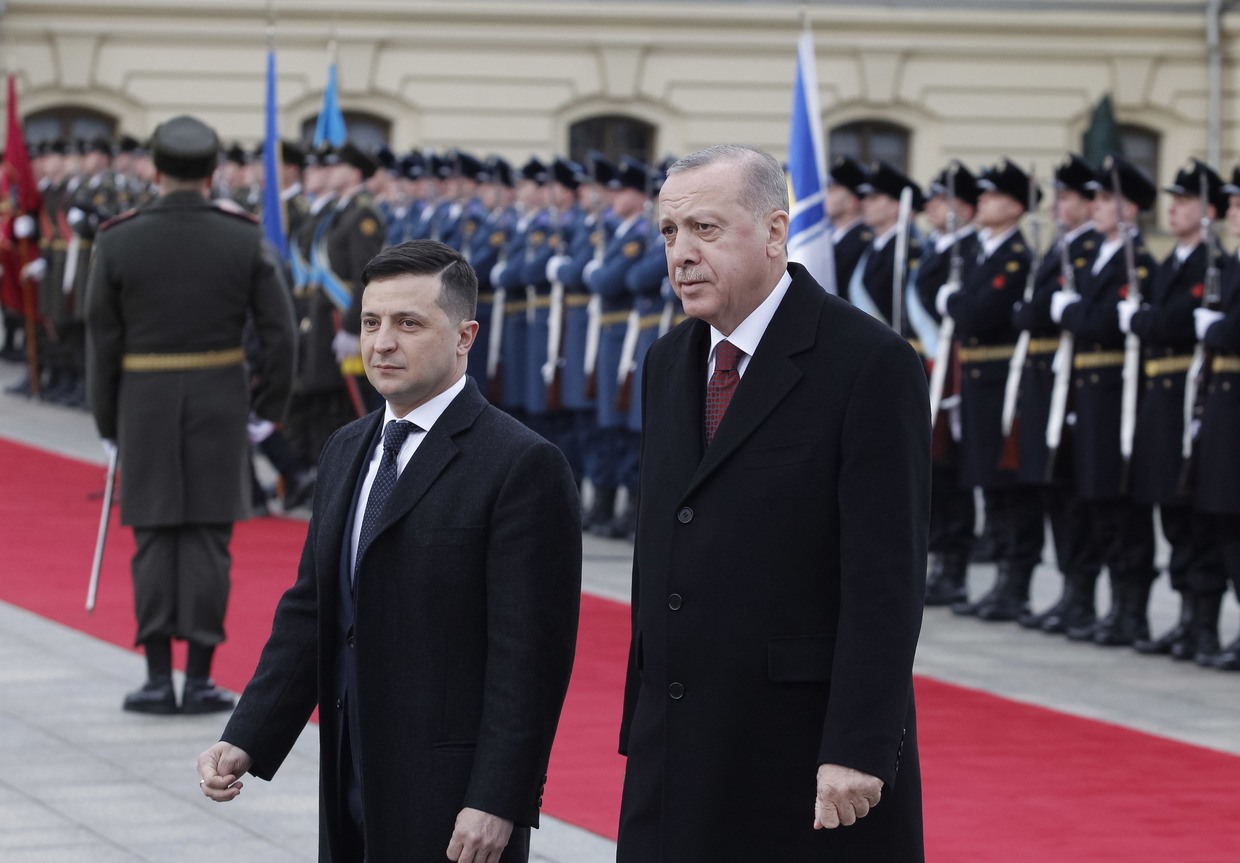 Tổng thống Ukraina Volodymyr Zelensky (trái) và Tổng thống Thổ Nhĩ Kỳ Recep Tayyip Erdogan. Ảnh: Getty