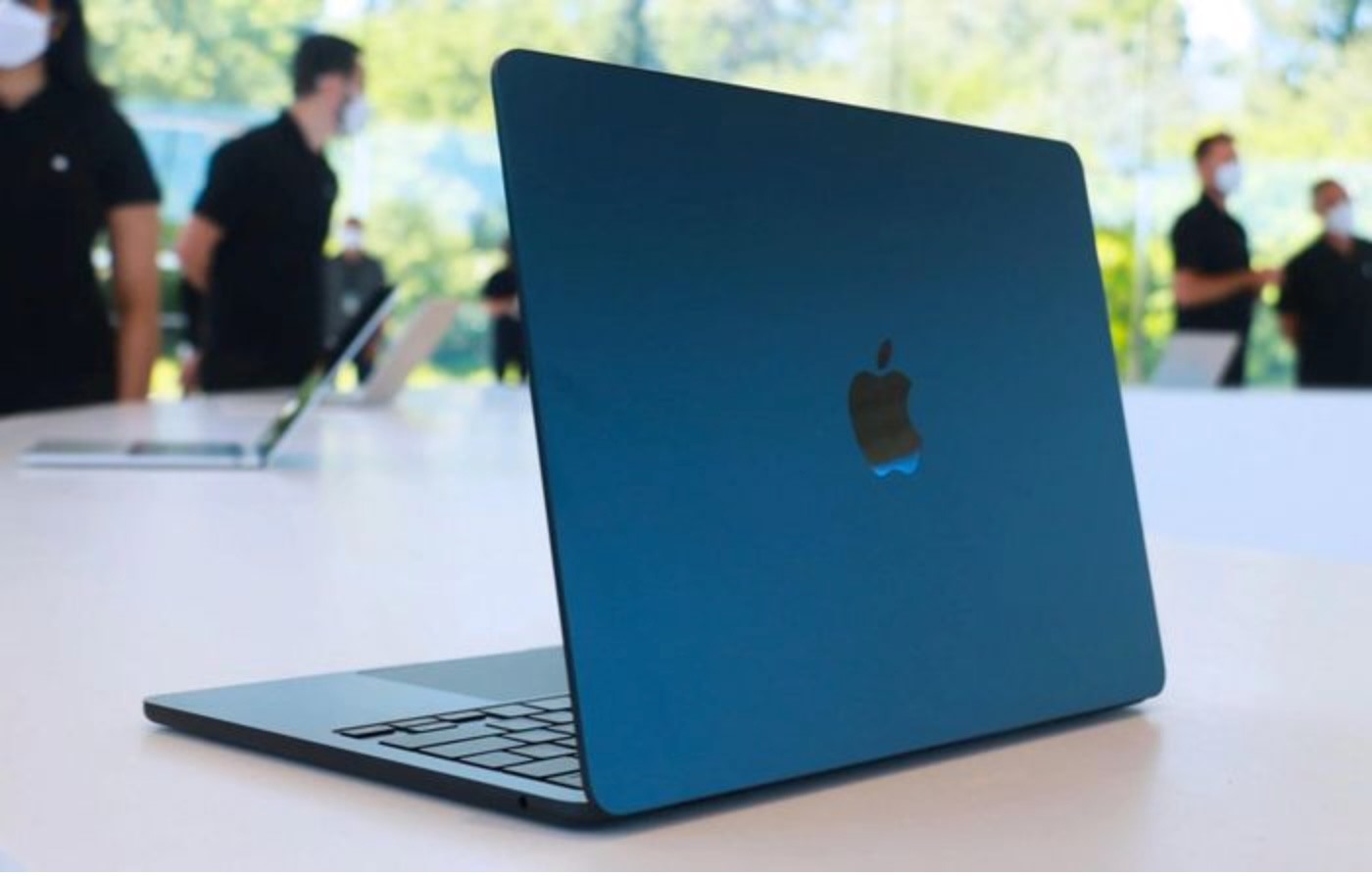 MacBook Air M2, chiếc laptop không quạt tản nhiệt đáng chú ý đến từ Apple. Ảnh: Engadget