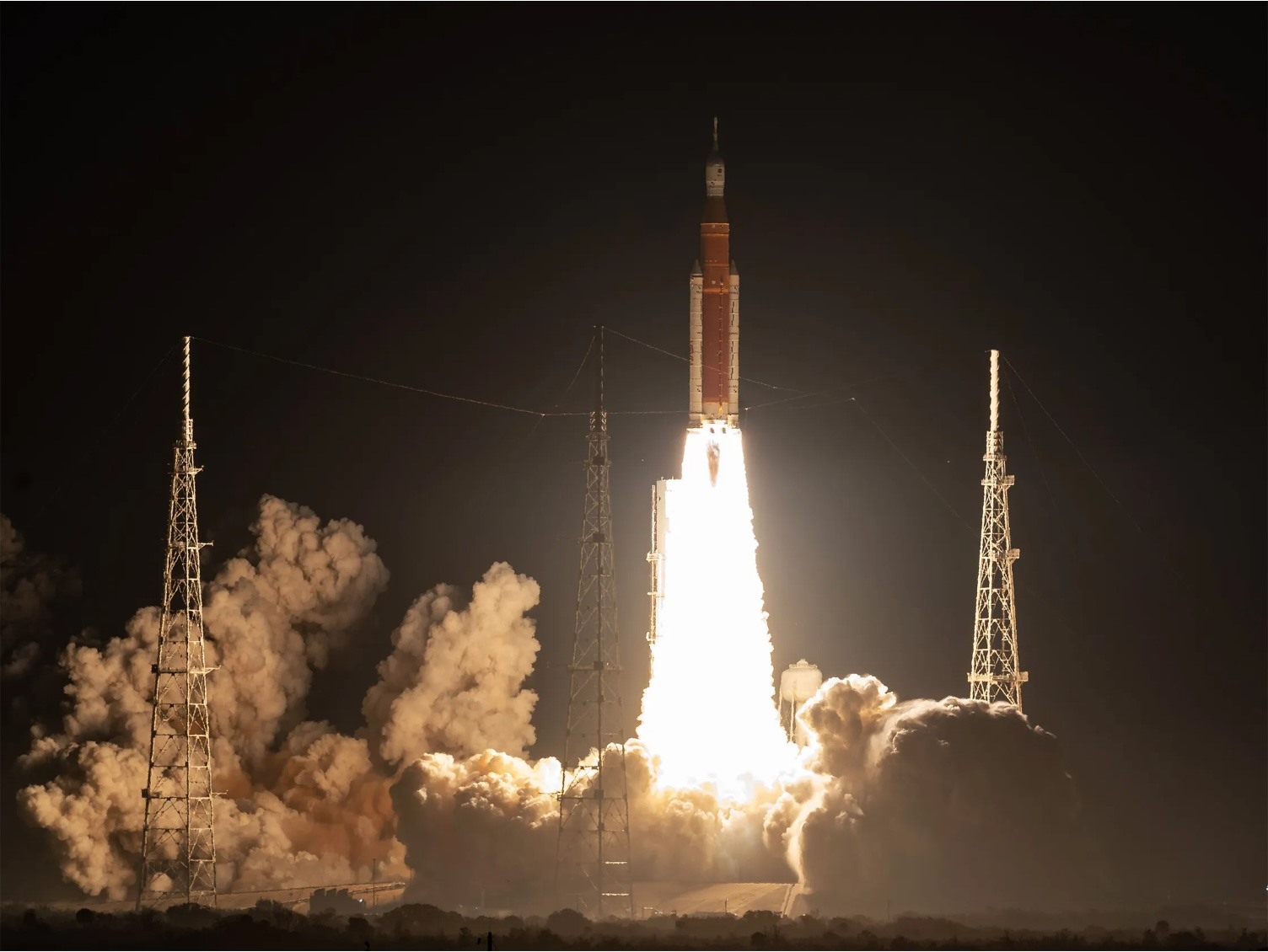 Tên lửa SLS của NASA được phóng trong nhiệm vụ Atermis 1. Ảnh: NASA