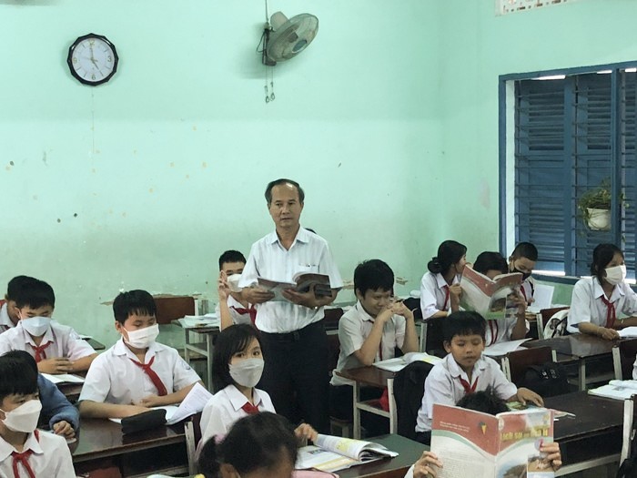 Thầy Nguyễn Văn Lực, giáo viên Trường THCS Trịnh Phong, Diên Khánh, Khánh Hòa. Ảnh: Nhân vật cung cấp