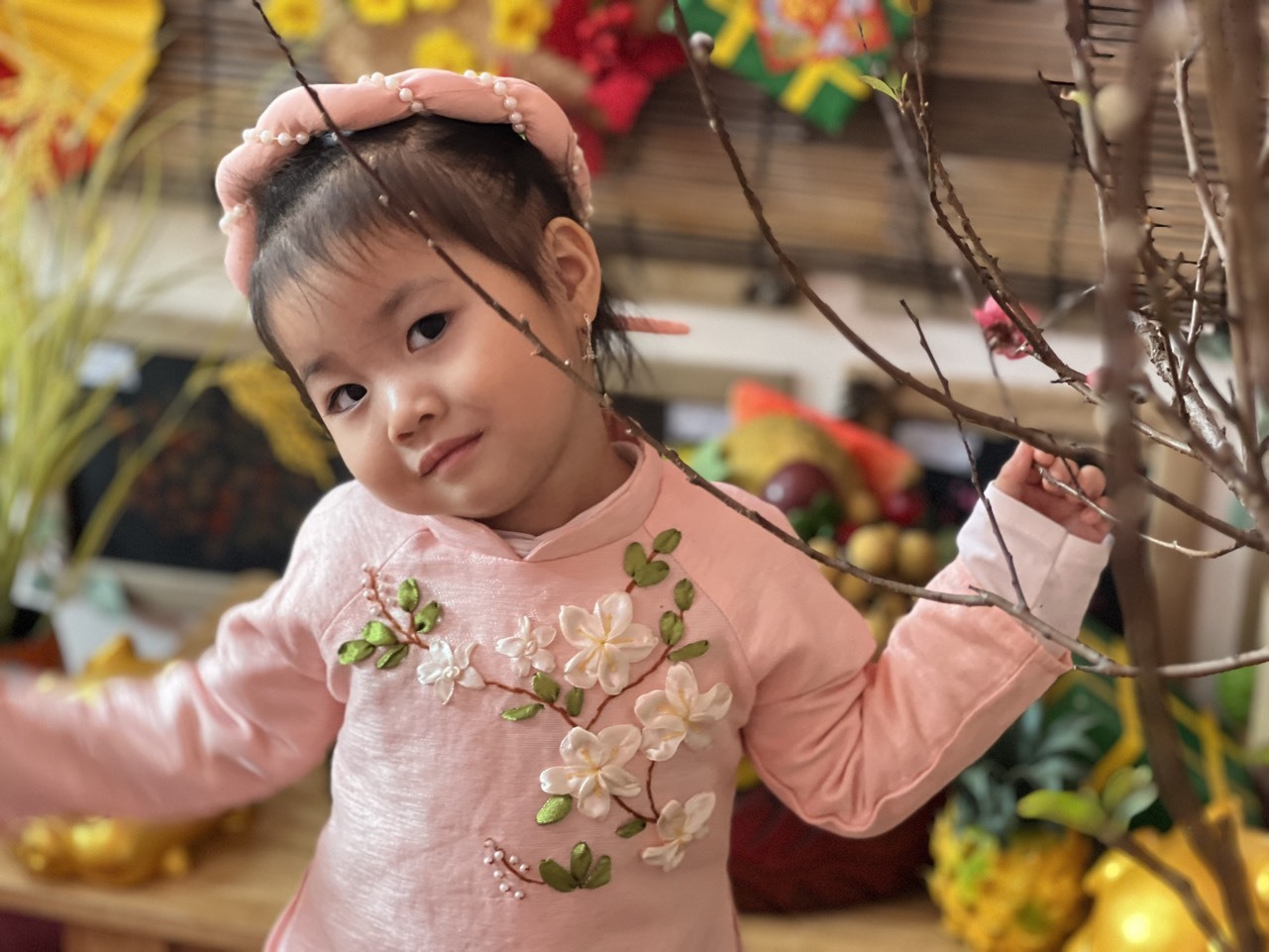 Nhiều hoạt động được các trường tổ chức nhằm giáo dục học sinh yêu Tết cổ truyền - nét đẹp truyền thống văn hoá của người Việt. Ảnh: phụ huynh cung cấp
