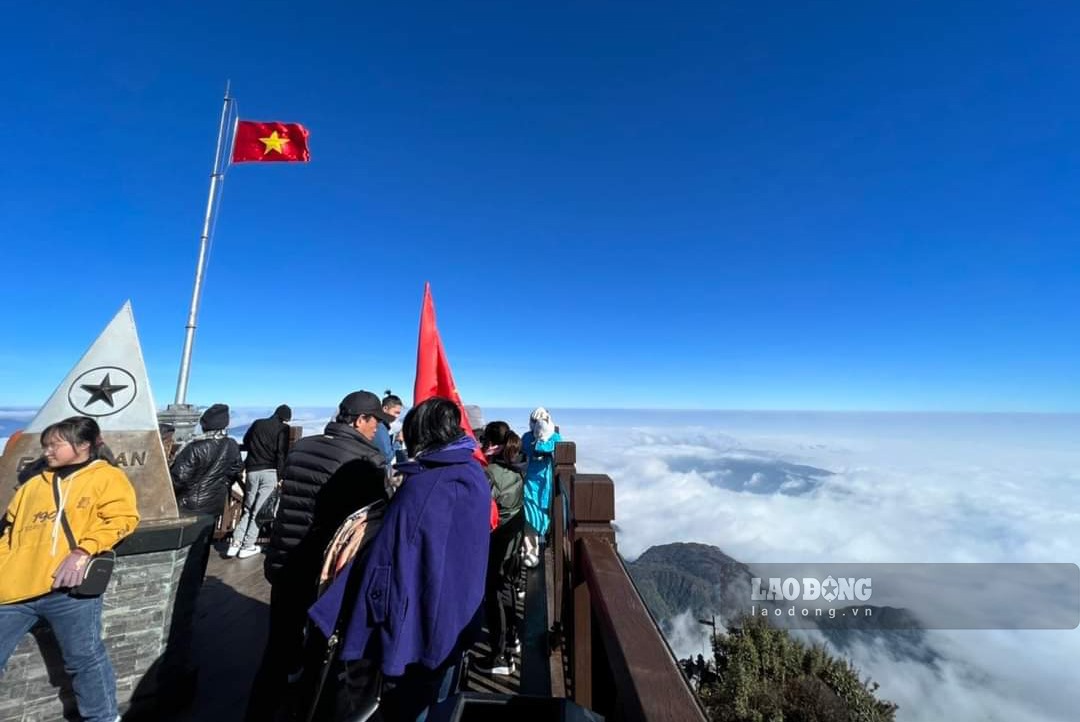 Theo thông tin Phòng Văn hóa và thông tin du lịch TX.Sa Pa cho biết, thống kê từ ngày 22 - 24.1 (tức từ mùng 1 đến mùng 3 tết Nguyên đán Quý Mão 2023), đã có 30.699 lượt khách, trong đó có 8.000 du khách nước ngoài đến tham quan, nghỉ dưỡng tại TX.Sa Pa.