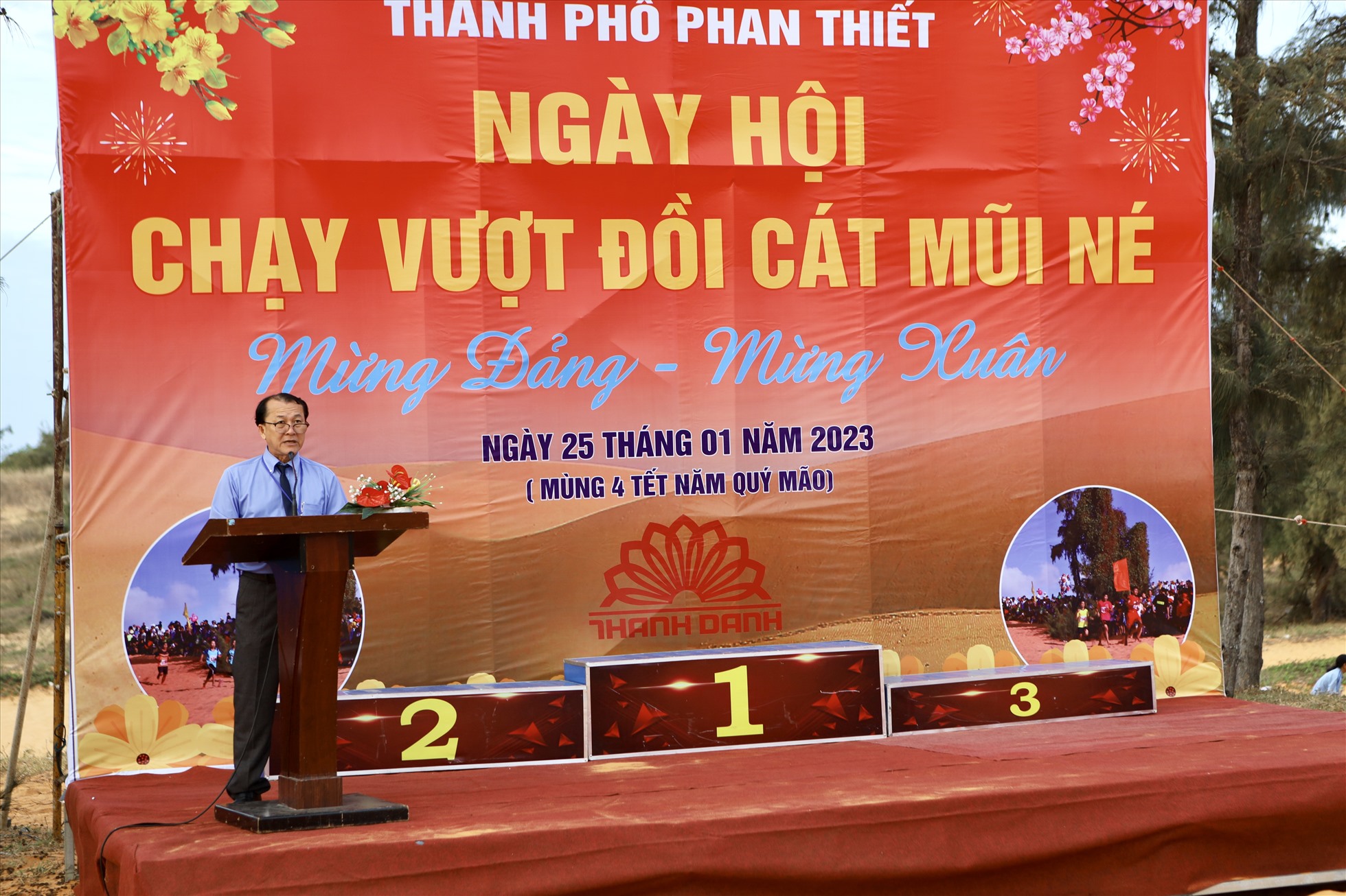 Ông Nguyễn Nam Long, Phó Chủ tịch UBND TP.Phan Thiết cho biết, tính đến nay, Giải chạy vượt đồi cát đã hơn 20 lần tổ chức. Mặc dù vậy nhưng năm nào cũng thu hút rất đông các vận động viên tham gia.