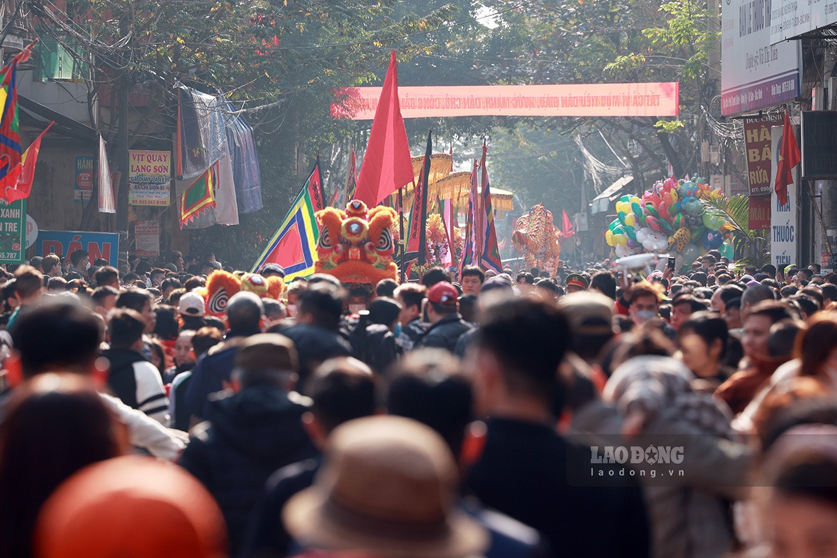 Với màu sắc và nét văn hoá riêng có, đây cũng là một trong những lễ hội vùng Bắc Ninh thu hút đông đảo du khách.