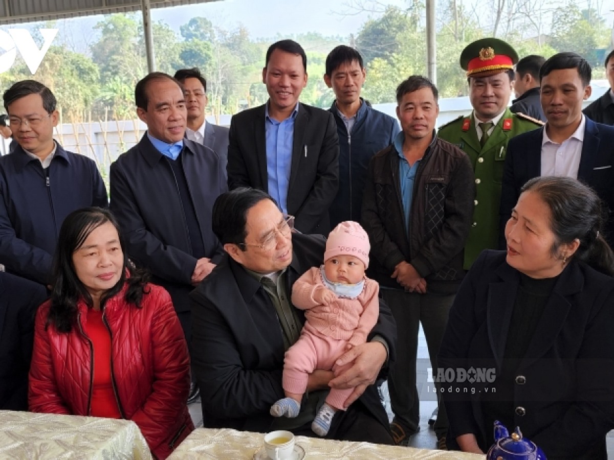 Thủ tướng thăm khu tái định cư dự án cao tốc Tuyên Quang – Phú Thọ.