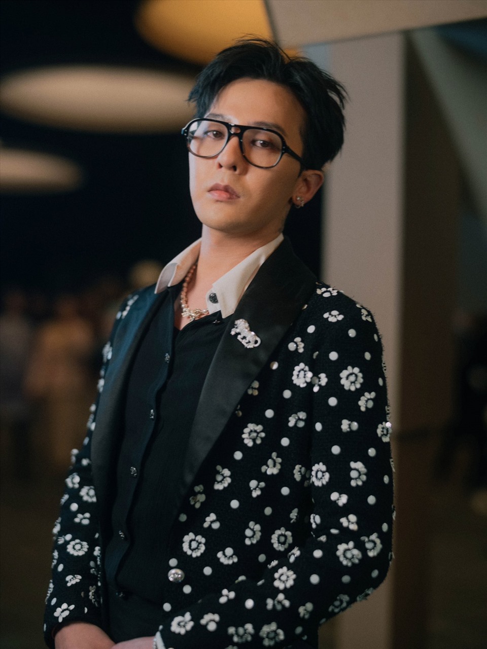 G-Dragon (Big Bang) đi giày tự thiết kế dự show Chanel