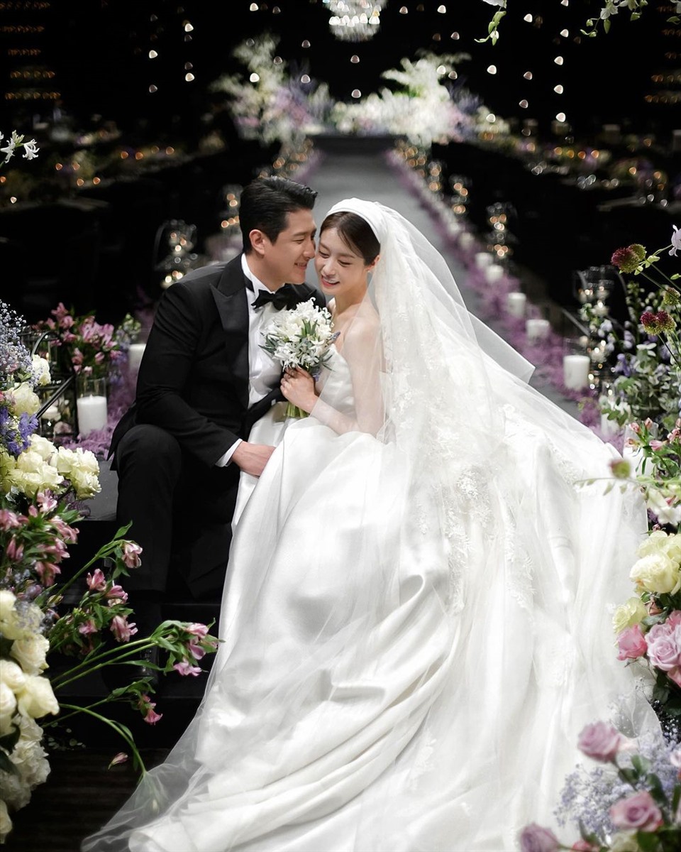 Đám cưới của Jiyeon và Hwang Jae Gyun. Ảnh: @jiyeon2__.