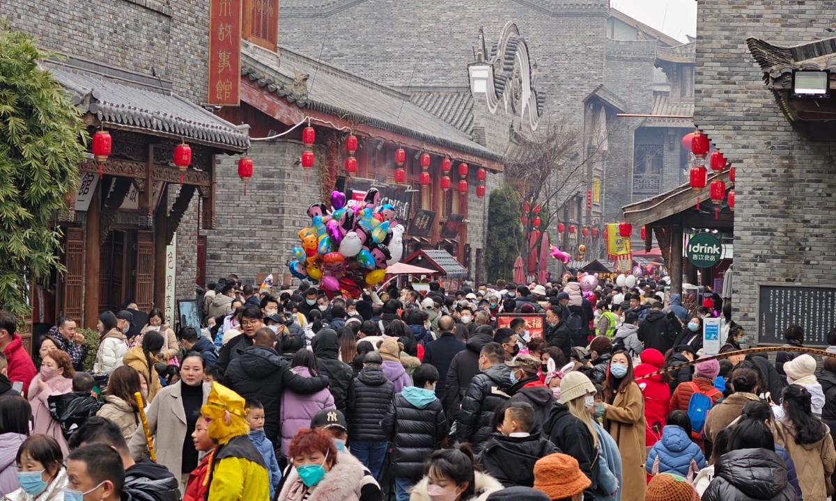 Thành phố Vũ Hán đón lượng khách lớn trong dịp Tết năm nay. Ảnh: IC/Global Times