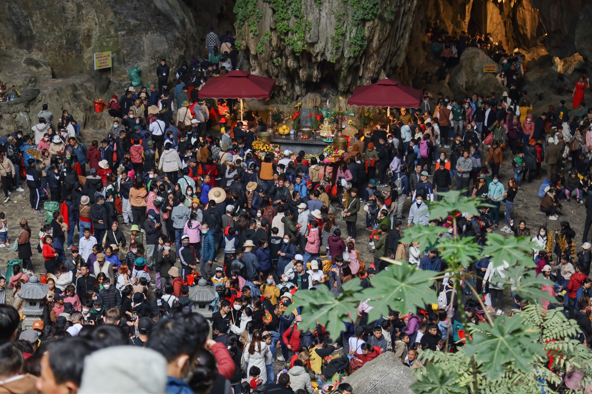 Tại mùa lễ hội năm 2023, Ban quản lý lễ hội chùa Hương đặc biệt chú trọng đến công tác quảng bá hình ảnh Khu di tích thắng cảnh chùa Hương thân thiện, mến khách.