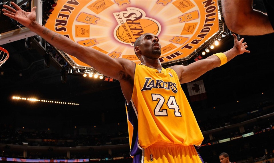 Kobe Bryant là thần tượng của một thế hệ cầu thủ bóng rổ và rất nhiều người hâm mộ. Ảnh: CNN