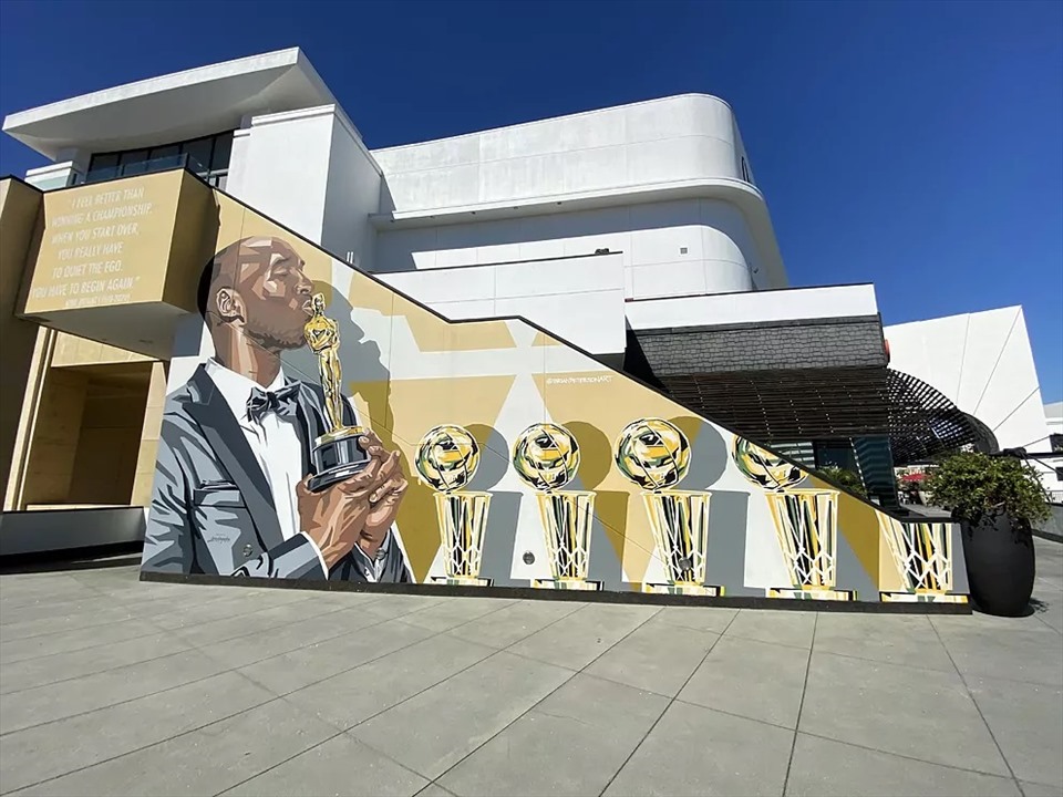 Những hình ảnh lớn về Kobe Bryant xuất hiện nhiều tại Los Angeles. Ảnh: Marca