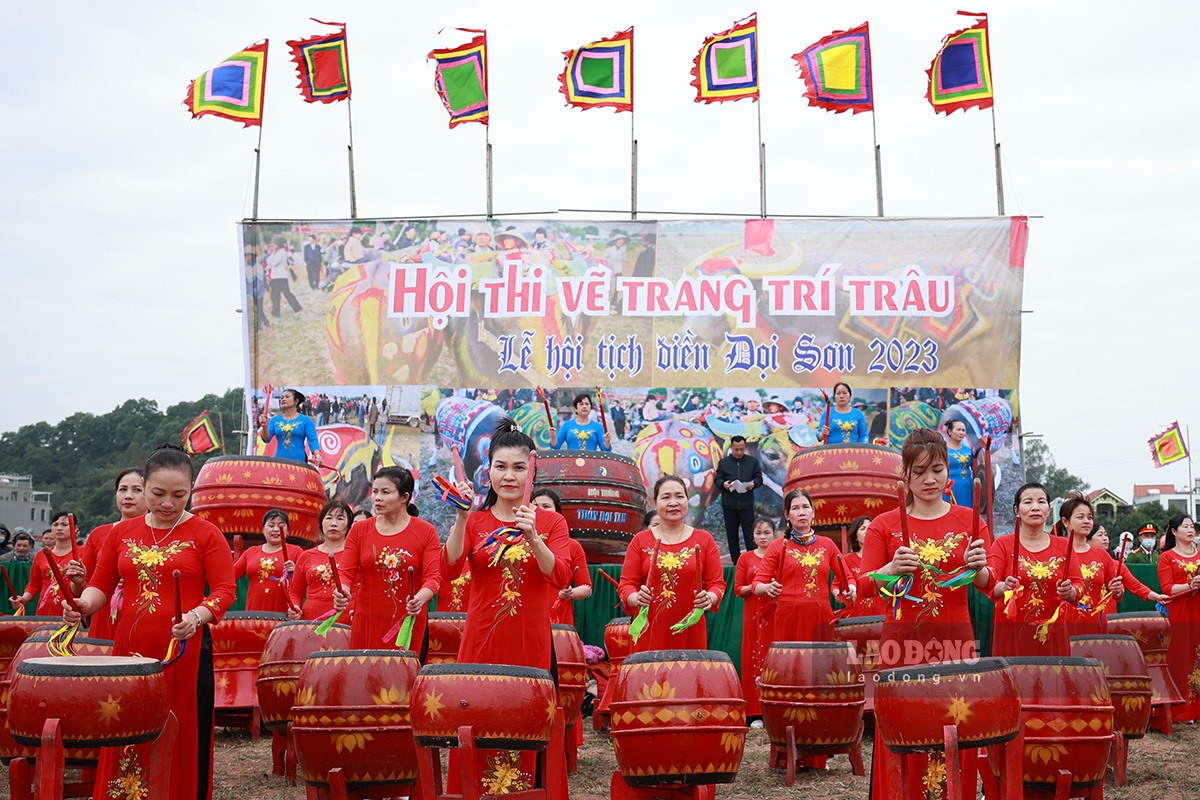 Lễ hội tịch điền tại xã Tiên Sơn, thị xã Duy Tiên, tỉnh Hà Nam diễn ra vào sáng ngày 28.1.2023 (tức mùng 7 âm lịch).