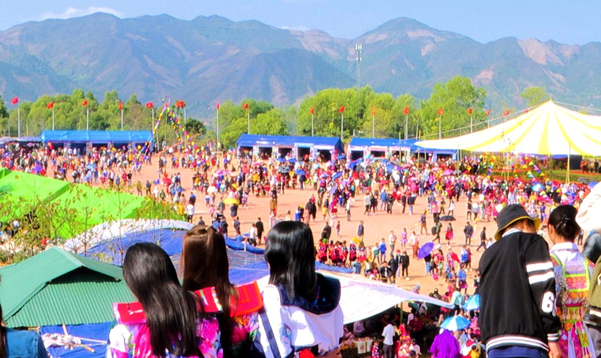 Được tổ chức ngay từ những ngày đầu Xuân năm mới nên ngày hội đã thu hút đông đảo người dân và du khách tham gia.