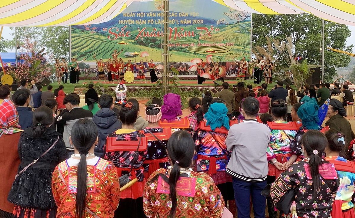 Trong hơn 4 ngày tổ chức với sự tham gia của tất cả các xã trên địa bàn huyện, Ngày hội Văn hóa các dân tộc huyện Nậm Pồ đã thực sự trở thành sân chơi hấp dẫn, thu hút hàng vạn người dân và du khách.