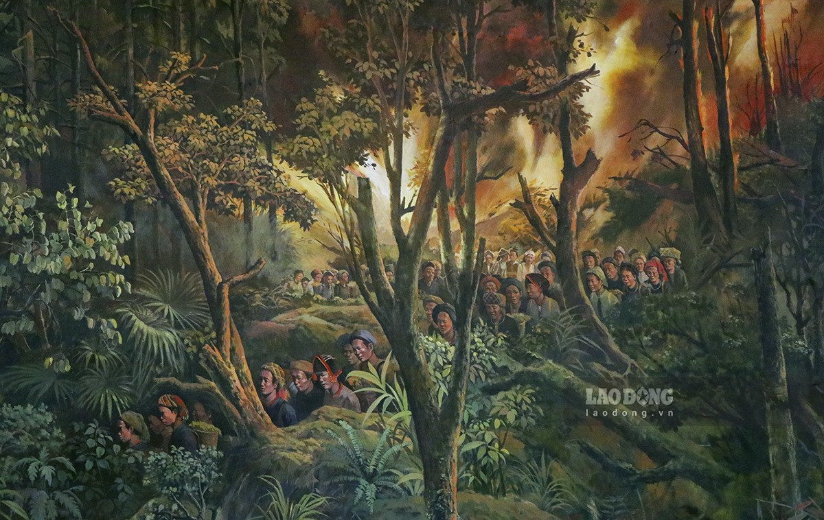 Khung cảnh hùng vĩ của núi rừng Tây Bắc được tái hiện trong trường đoạn “Toàn dân ra trận“.