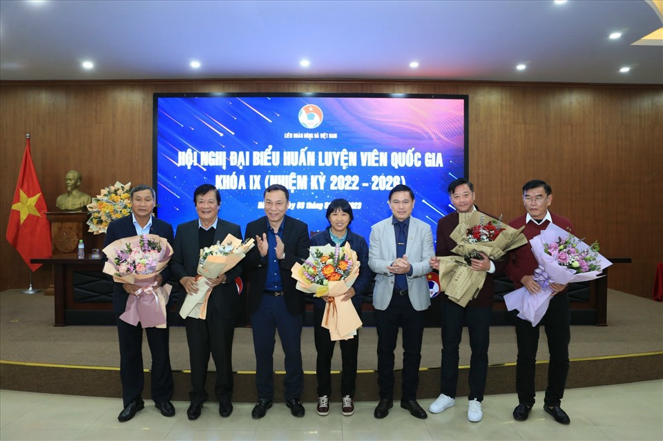 Hội đồng huấn luyện viên quốc gia khoá 9 bao gồm ông Nguyễn