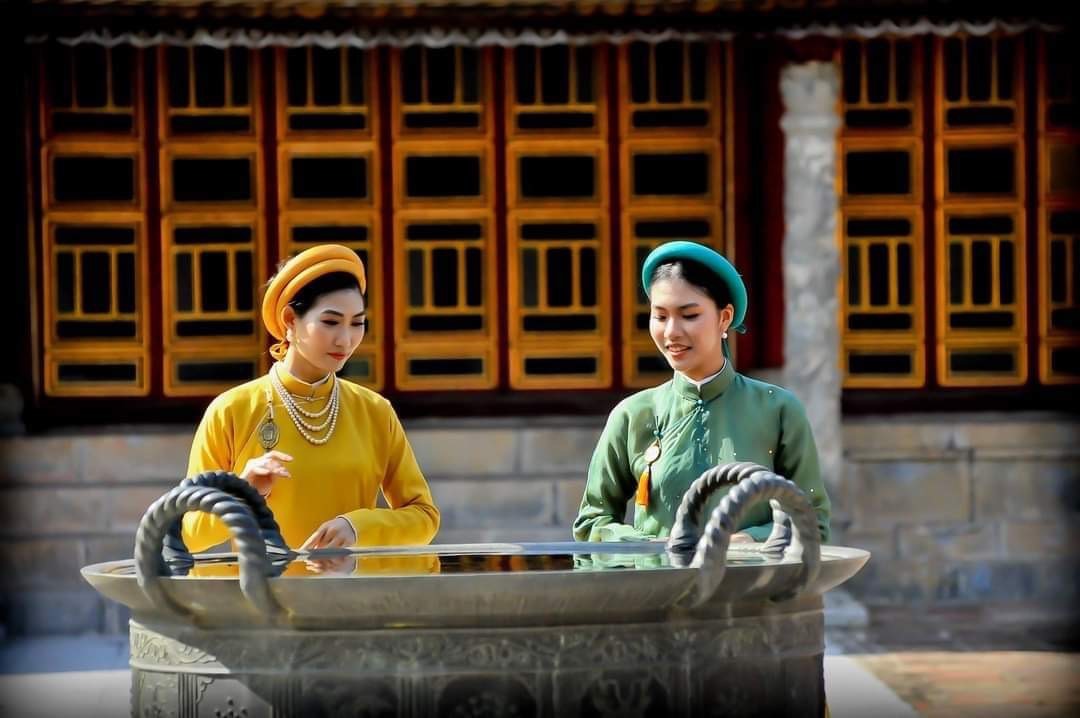 Theo nhà thiết kế Sỹ Hoàng, Huế phải trở thành một trung tâm về thời trang áo dài của cả nước và khu vực. Ảnh: Phan Thanh Hải